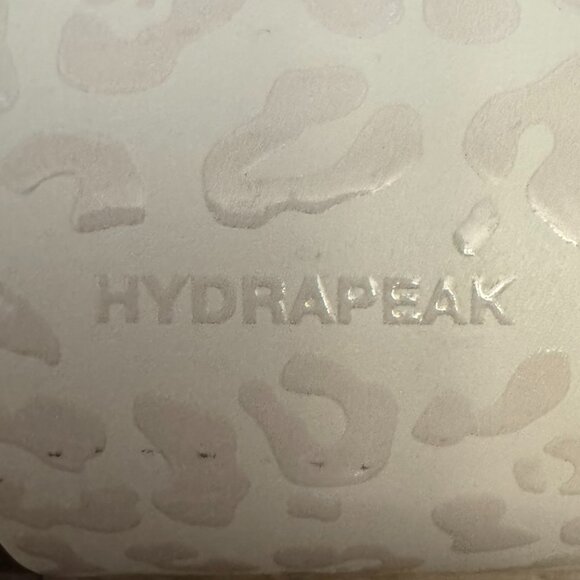 Hydrapeak Tumbler 32 oz Insulated Travel Mug White/Cream Colored Cheetah Print - Picture 3 of 3